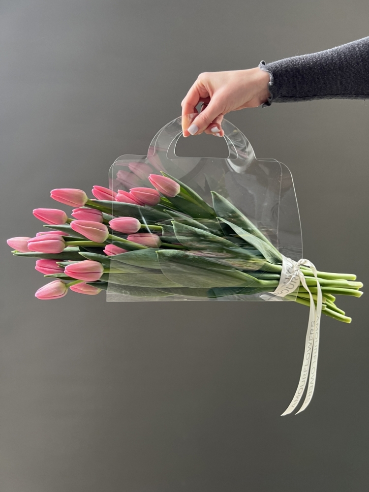 Тюльпаны Трезор 25шт в акриловой сумочке  ― Amourflowers